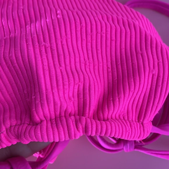 Neon Frankie’s bikini - Picture 3 of 11